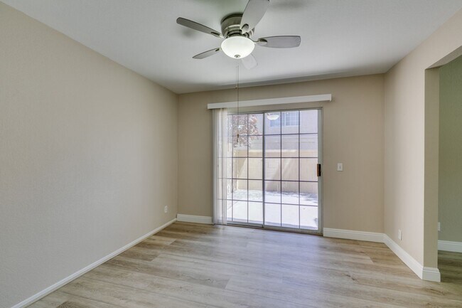 Building Photo - Stylish 2-Bedroom Townhome in Green Valley with Modern Upgrades & Prime Location!