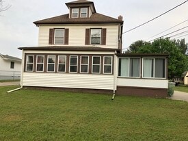 Building Photo - 2903 S Lincoln Ave