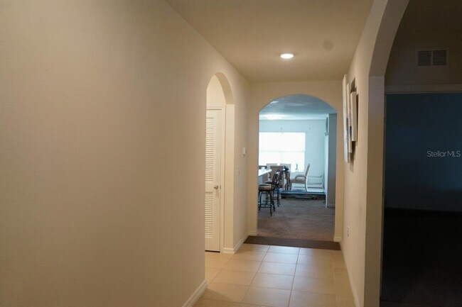 Building Photo - 4214 Roberta Dr