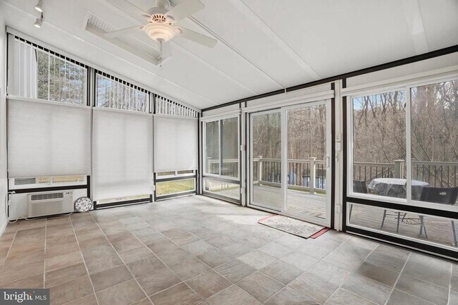 Building Photo - 6614 Corina Ct