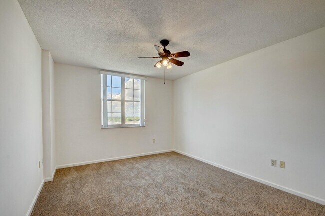 Building Photo - 651 Okeechobee Blvd