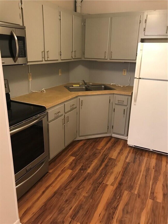 649 W Oakland Park Blvd 649 W Oakland Park Blvd Wilton Manors FL