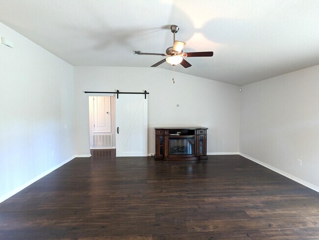 Building Photo - 8249 Escola St