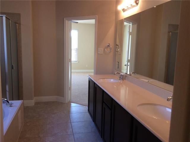 Building Photo - 10309 Hidden Haven Dr