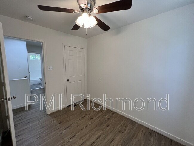 Building Photo - 307 Cedarwood Rd