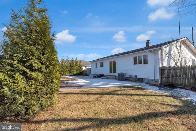 Building Photo - 370 NJ-156