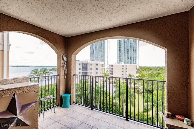 Building Photo - 2825 Palm Beach Blvd