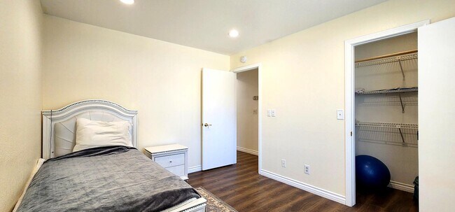 Building Photo - 5213 Orchard Hills Ave