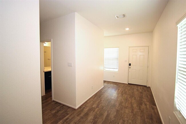 Building Photo - 299 Emerald Green Trail