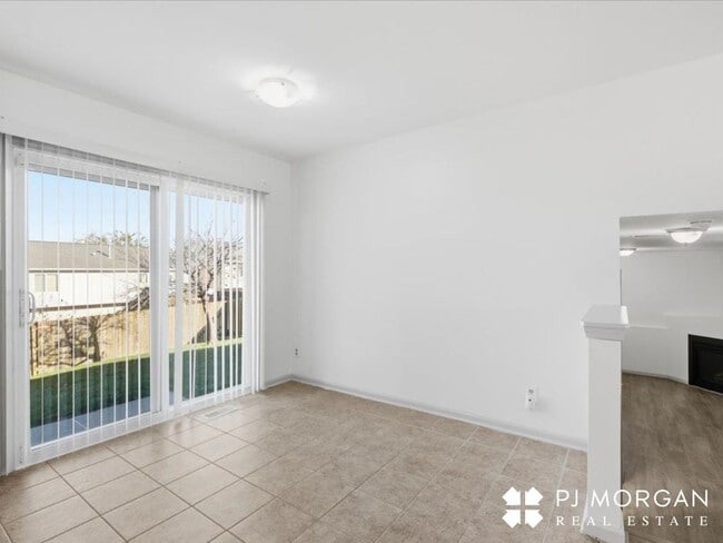 Building Photo - 19378 V St