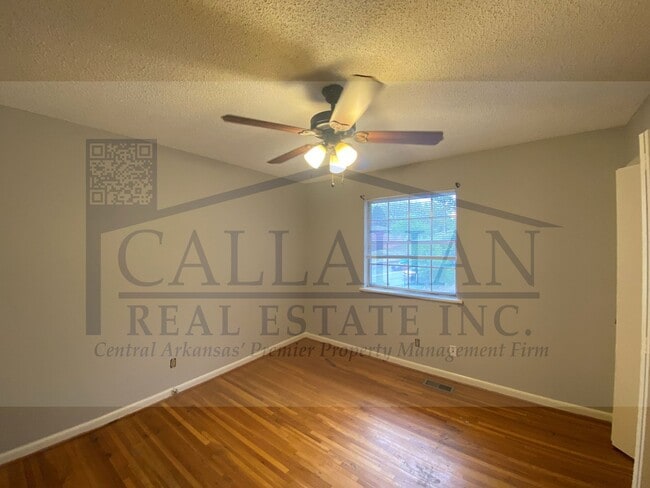 Building Photo - Duplex in NLR-Free Rent