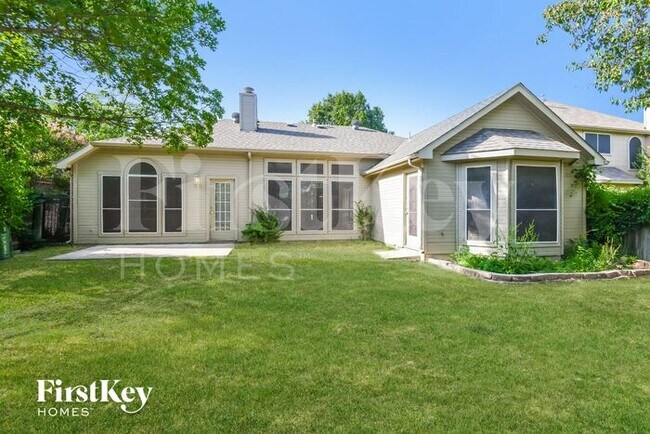 Building Photo - 706 Engleside Dr