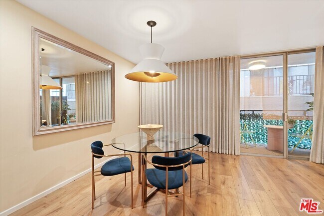 Building Photo - 7270 Hillside Ave