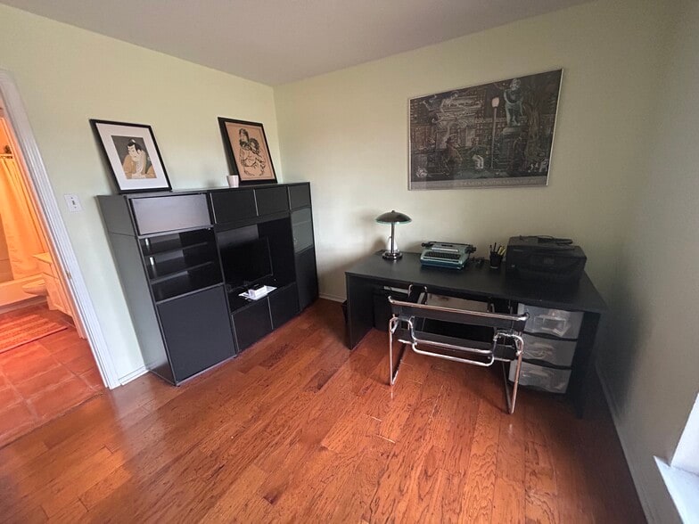 Building Photo - 5913 Lake Hubbard Pky