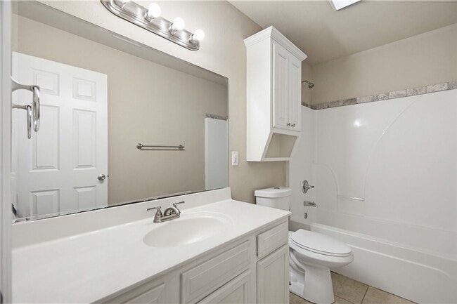 Building Photo - 6301 SW Meadow Well Ave