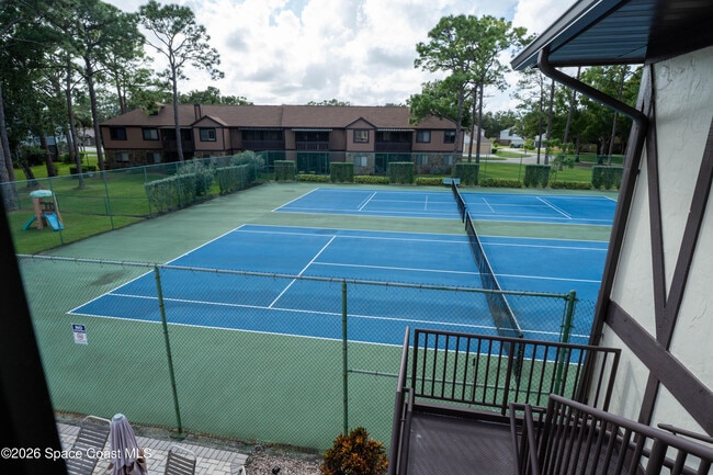 Building Photo - 605 Saint Albans Court