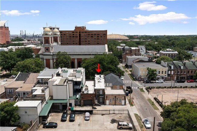 Building Photo - 362 Dauphin St