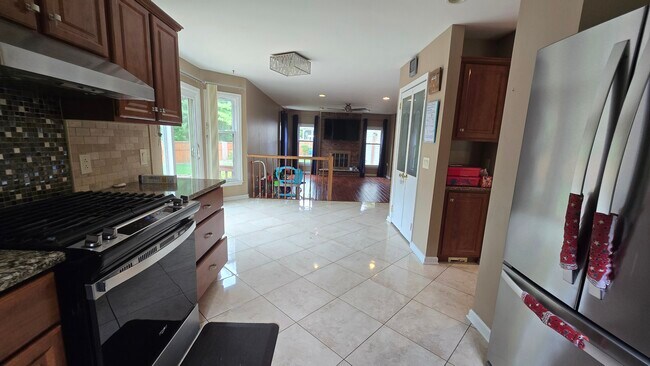 Building Photo - 1 Lenape Ln