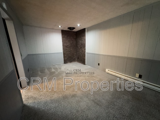 Building Photo - 212 Southlea Dr