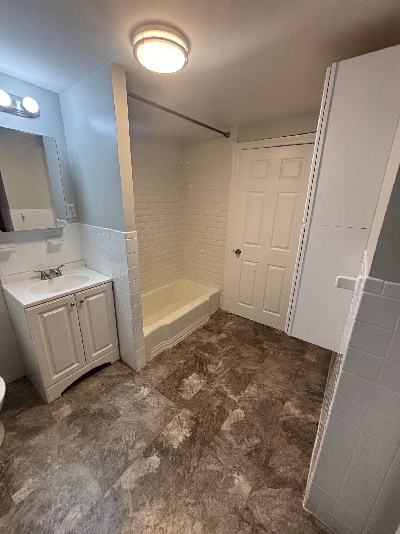 Building Photo - 43 Clinton St