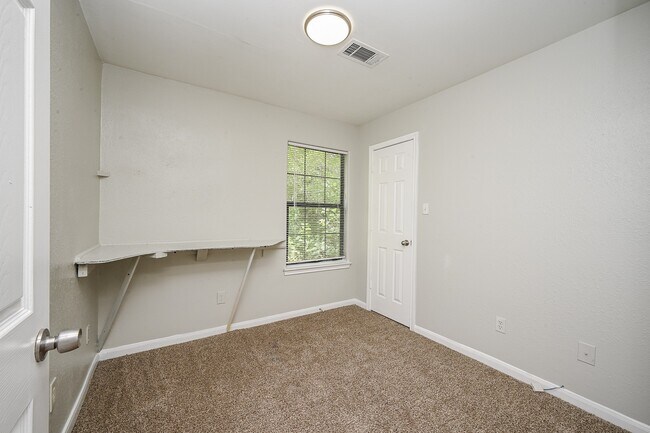 Building Photo - 3019 La Estancia Ln