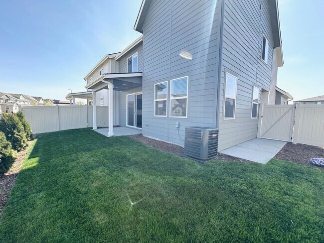 Building Photo - Spacious Luxury Townhome Designed for Modern Living available soon!