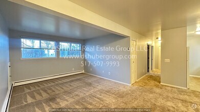 Building Photo - Lower level apartment - 2 bed 1 bath in La...