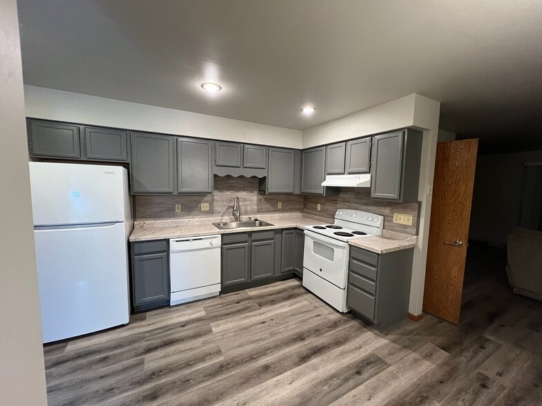 Building Photo - 113 Edwards St