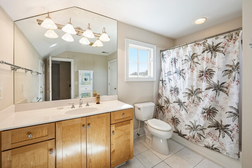 Building Photo - 190 Whiting Ln