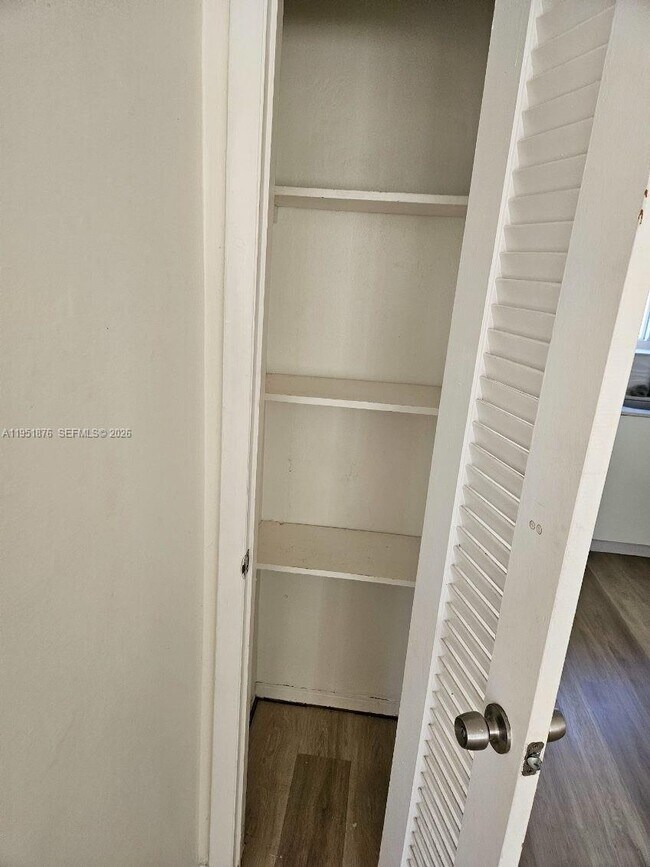 Building Photo - 1057 SW 7th St