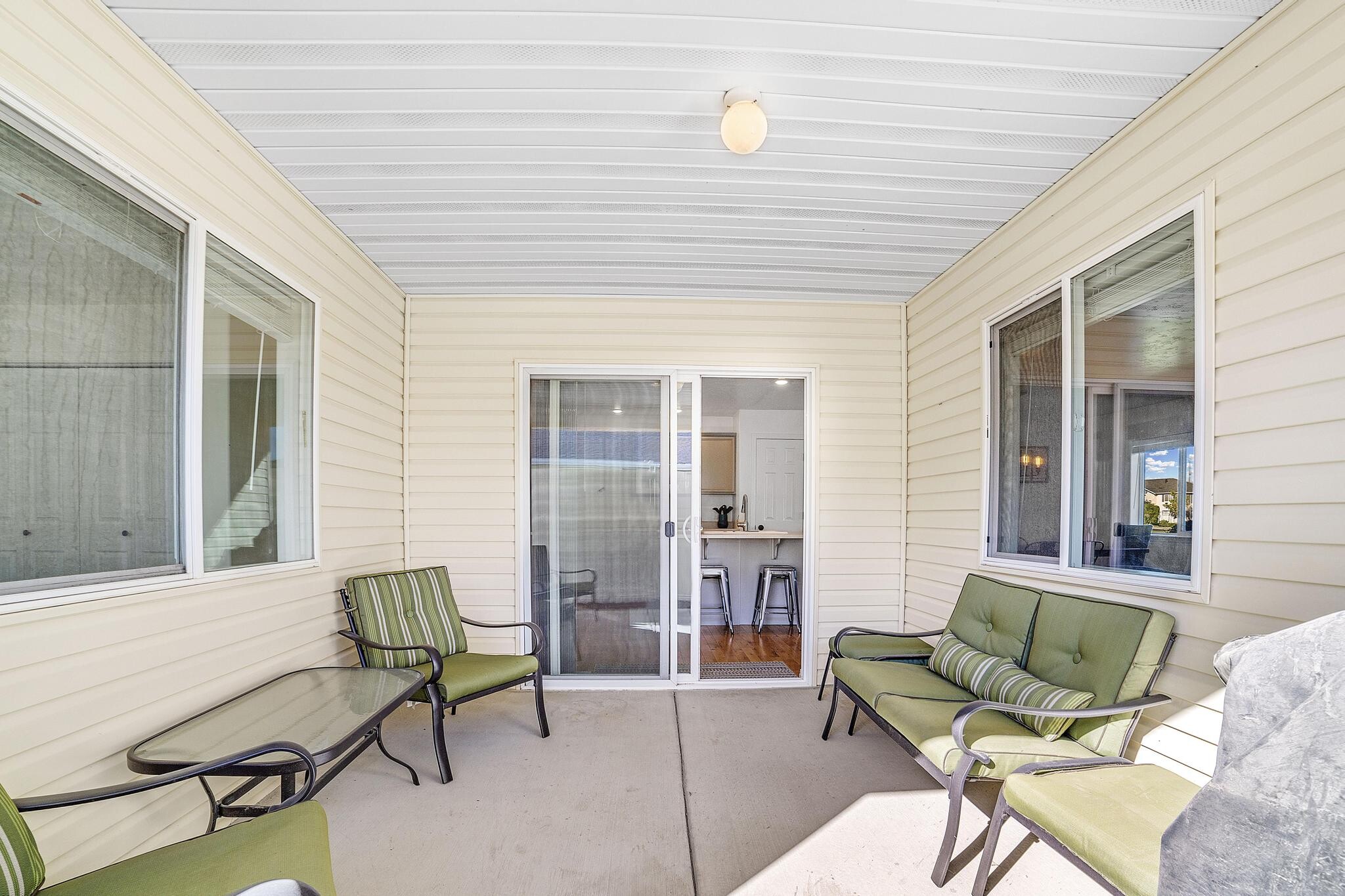 Building Photo - 209 Long Island Ave