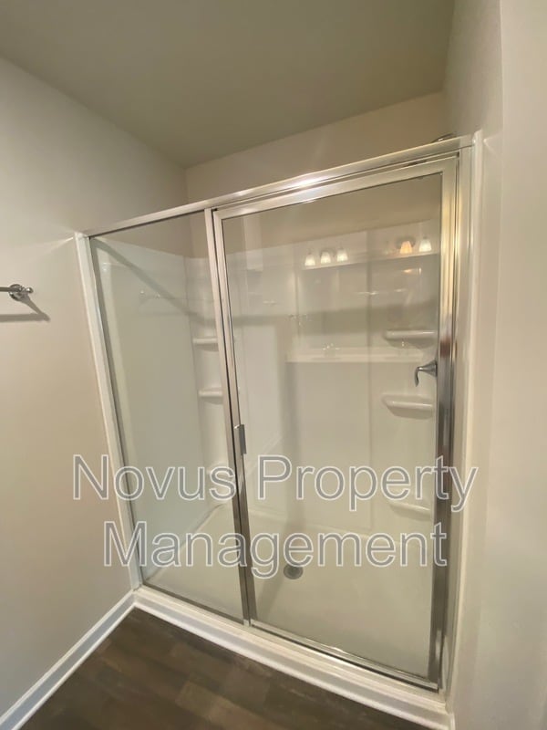 Building Photo - 1182 Westhampton Wy