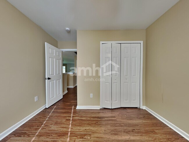 Building Photo - 173 Largess Ln