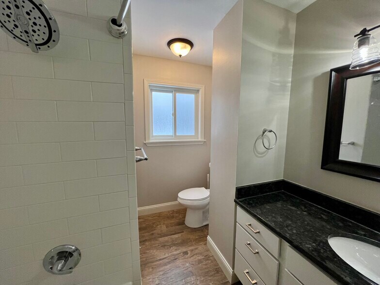 Building Photo - 9768 Lincoln Ct