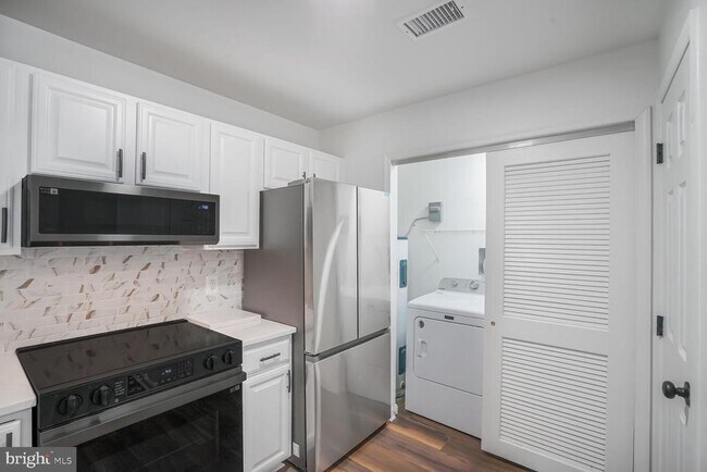 Building Photo - 505 Garrison Woods Dr