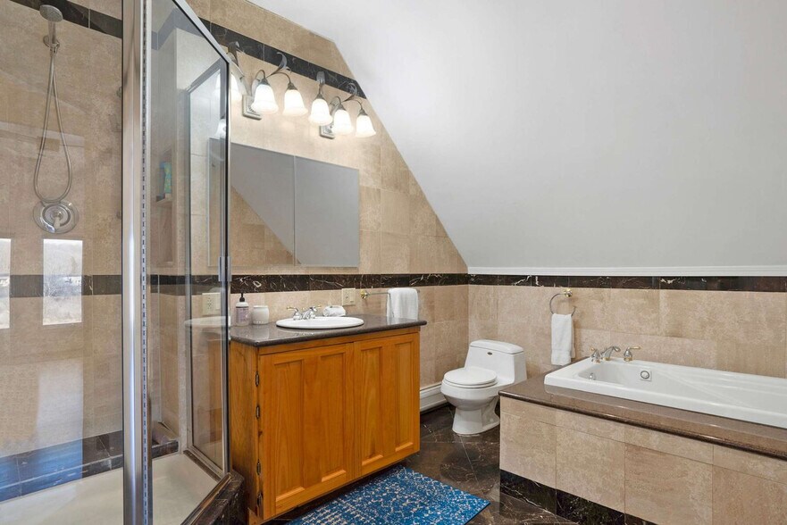 Building Photo - 1835 Naugles Dr