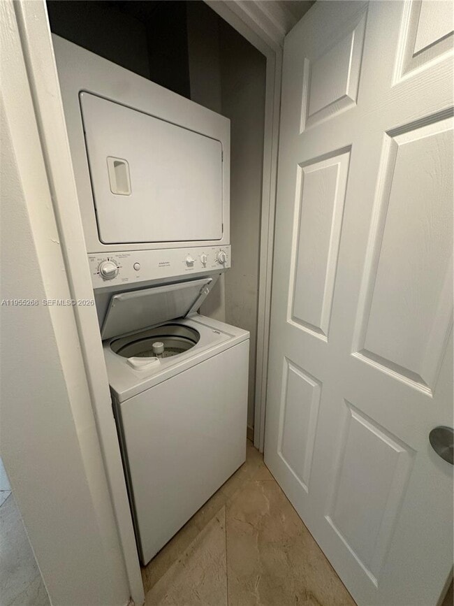 Building Photo - 18671 Collins Ave