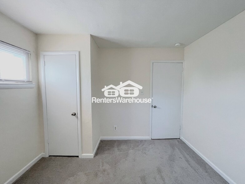 Building Photo - 4960 Clover St