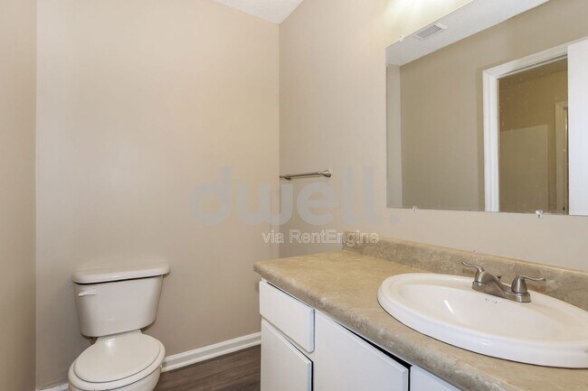 Building Photo - 2828 Lumpkin Rd