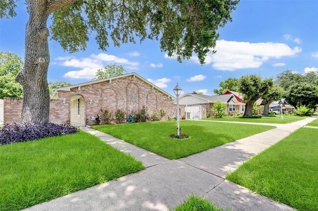 Building Photo - 10526 Huntington Way Dr