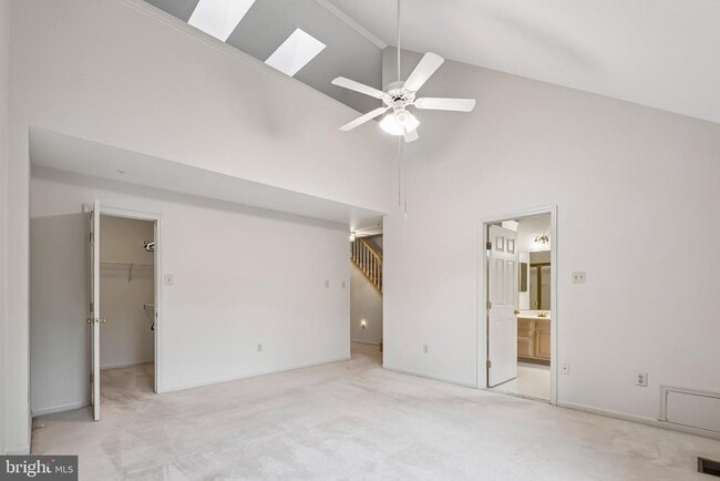 Building Photo - 15831 Glacier Ct