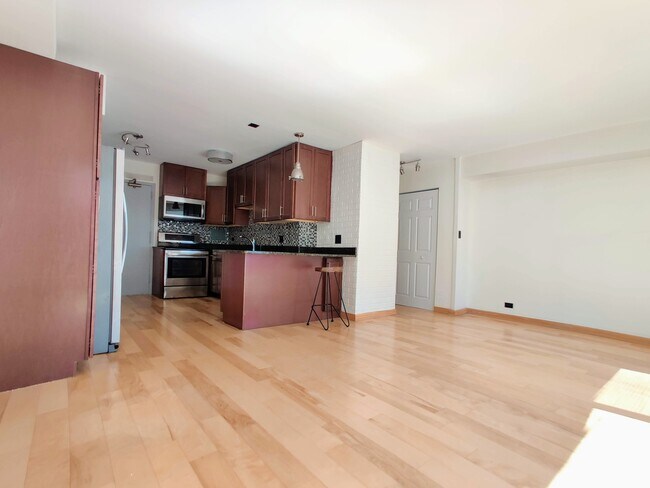 Building Photo - 3600 N Lake Shore Dr