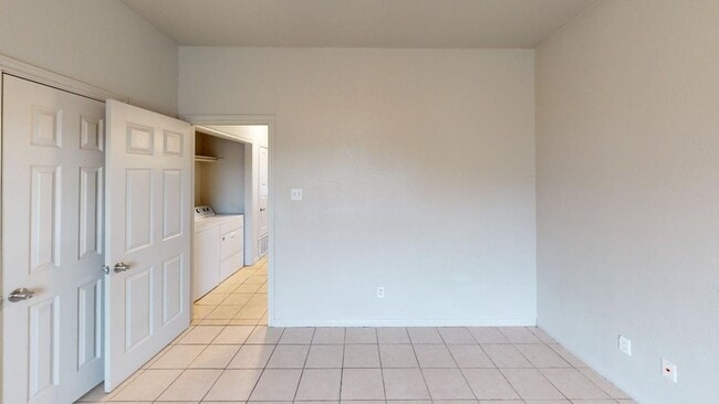 Building Photo - 1621 Bagby Ave