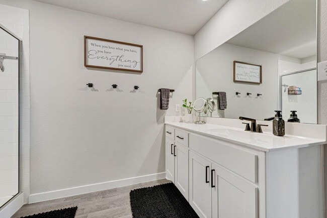 Building Photo - "Energy-Efficient 4-2 Home with Designer Finishes and a Spacious Backyard Retreat!"