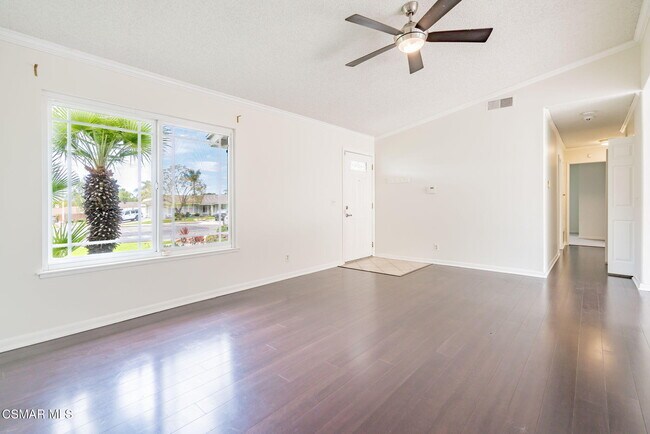 Building Photo - 6894 N Auburn Cir
