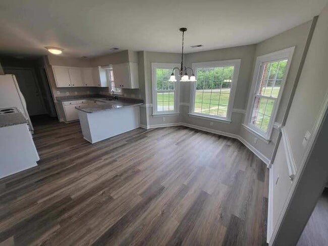 Building Photo - 645 Gardner Rd