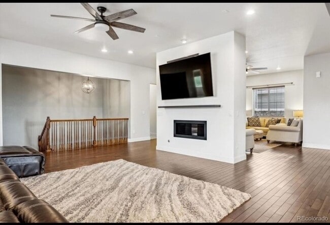 Building Photo - Stunning 4BR Home in West Arvada