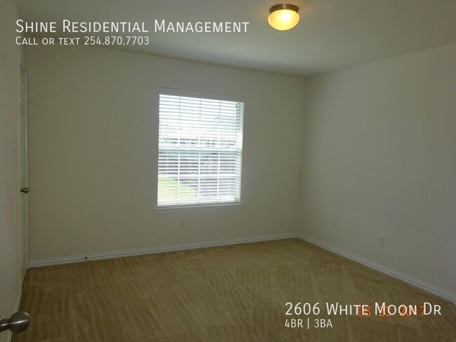 Building Photo - 2606 White Moon Dr