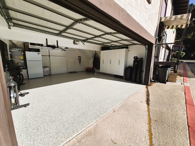 Building Photo - 5313 Sevilla Ct