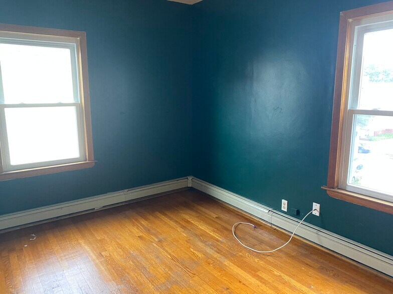 Building Photo - 28 Wolcott St